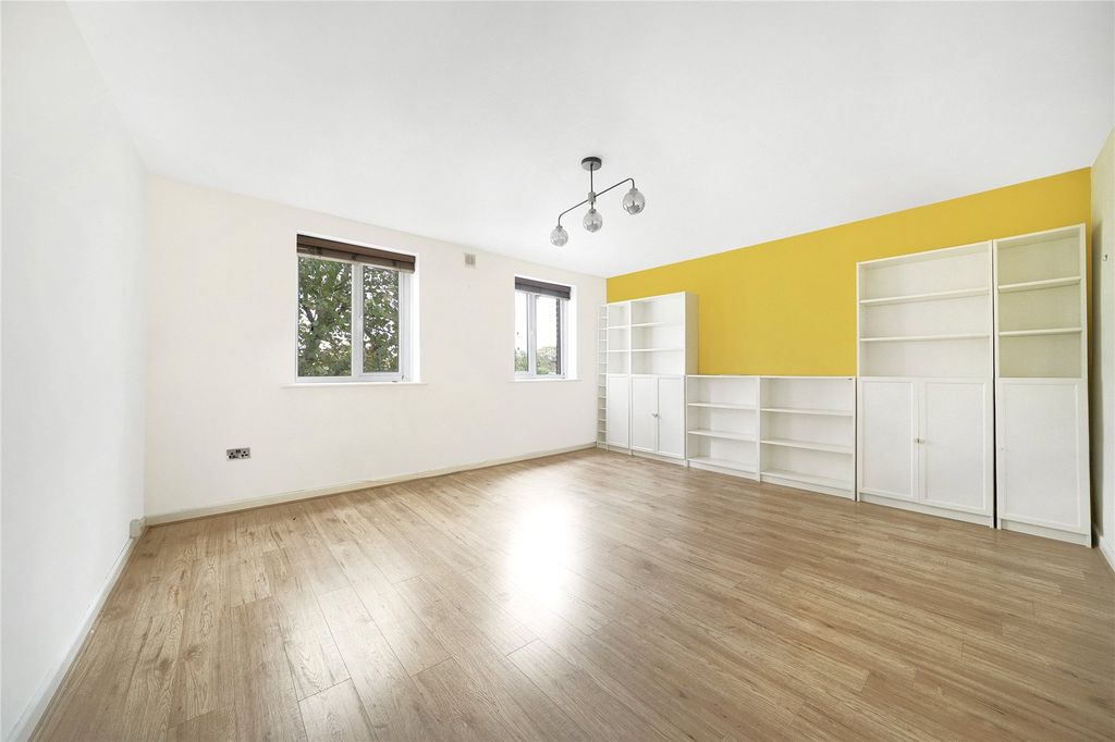 Property photo 2 of 14 Picture No. 02