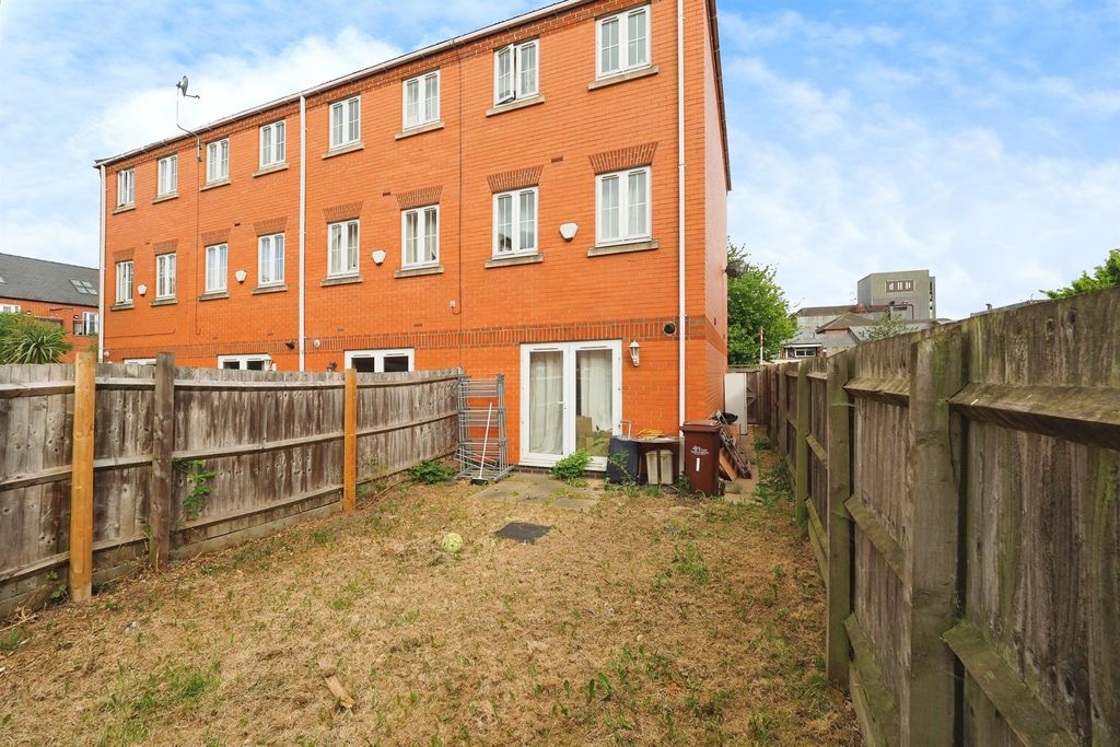 Property photo 3 of 17