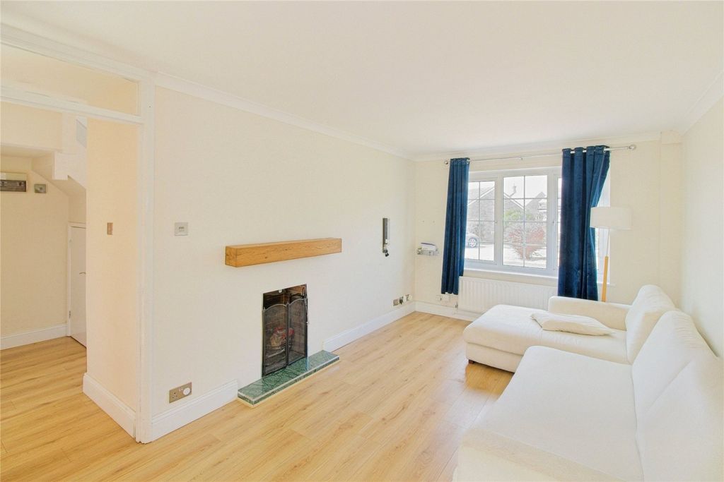 Property photo 2 of 21 Picture No. 28