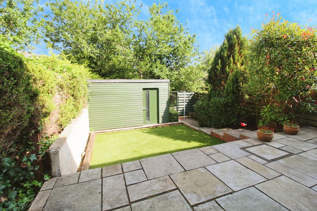 Property photo 2 of 16