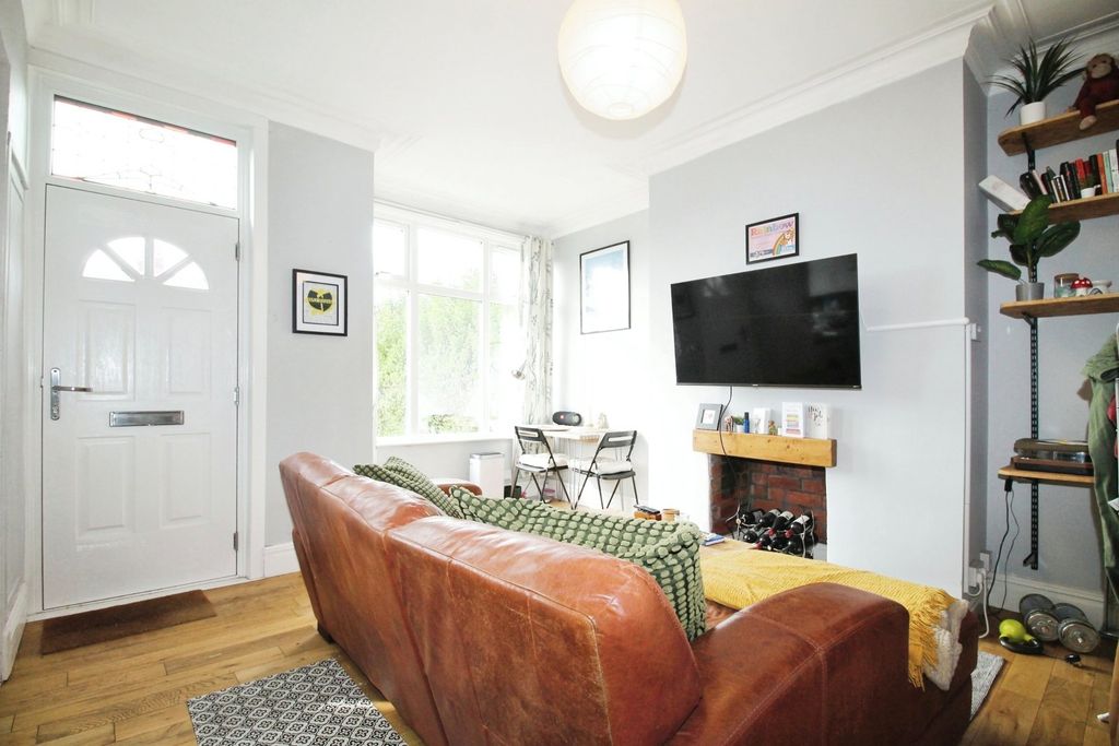 Property photo 2 of 15 Picture No. 14