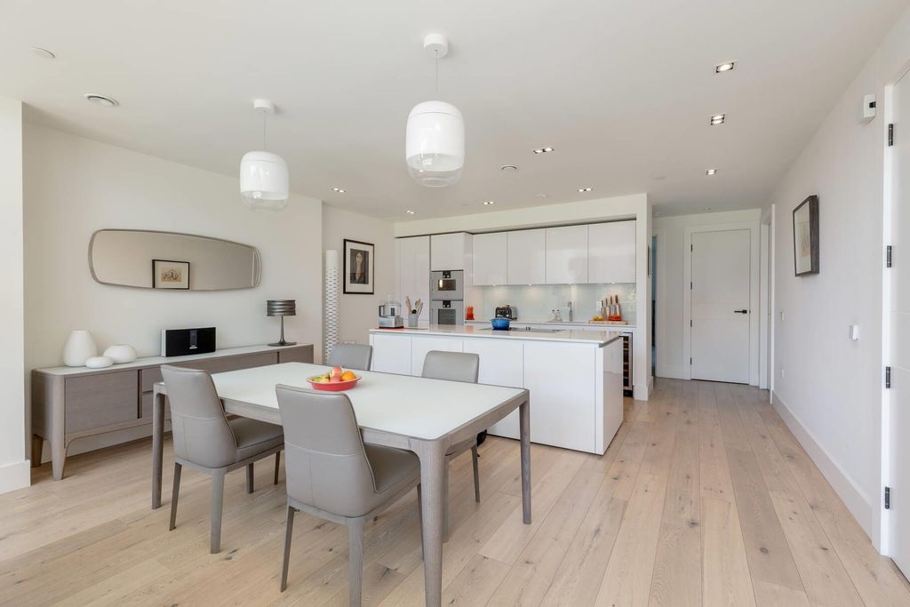 Additional image 3 of 2 bed flat for saleDonaldson Crescent, Edinburgh EH12