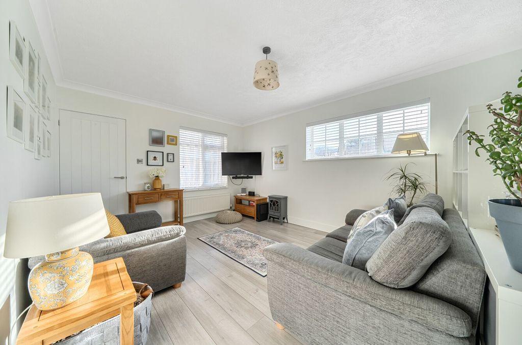 Property photo 2 of 24