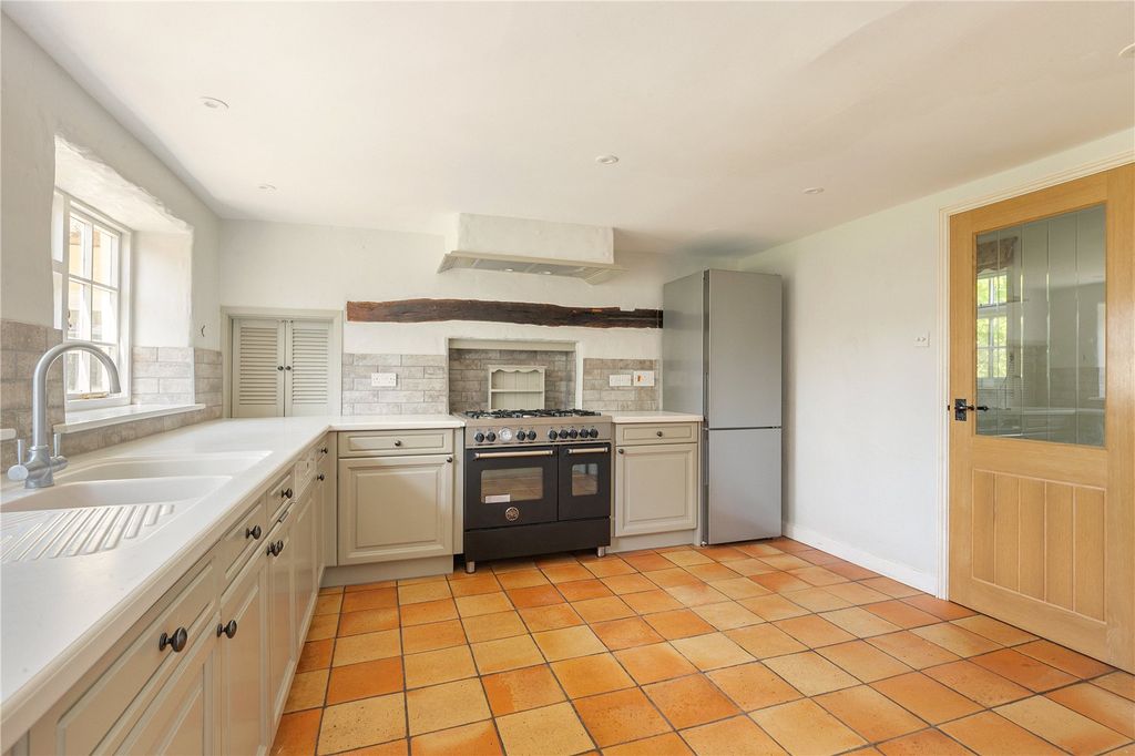 Property photo 2 of 16 Kitchen