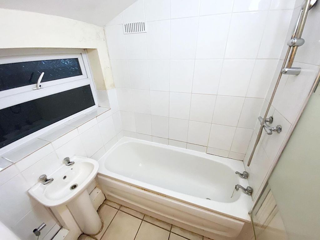 Property photo 3 of 5 Bathroom