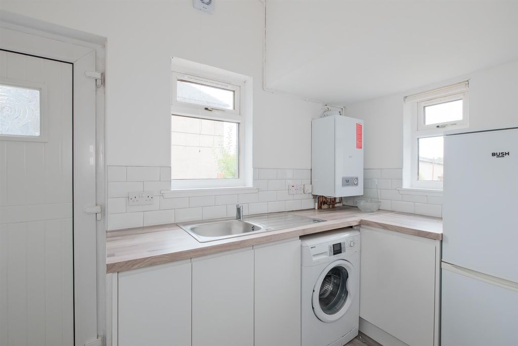 Property photo 3 of 28 025-446 Main Street, Wishaw, ML2 7Pl.Jpg