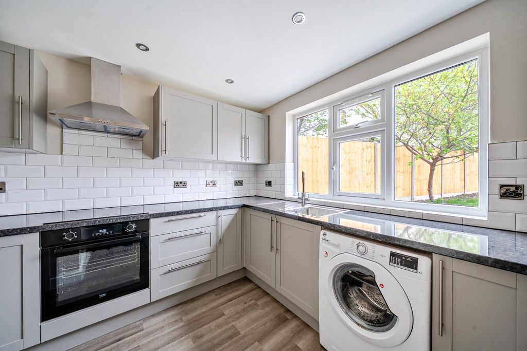 Property photo 3 of 10 Picture No. 16