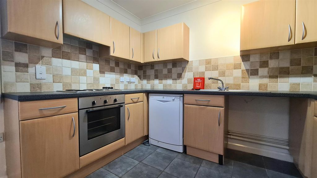 Property photo 1 of 8 Kitchen.Jpg