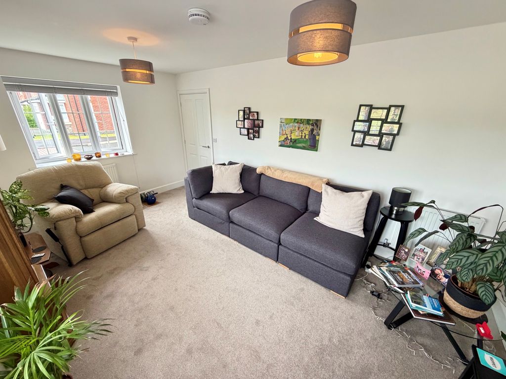 Property photo 2 of 12