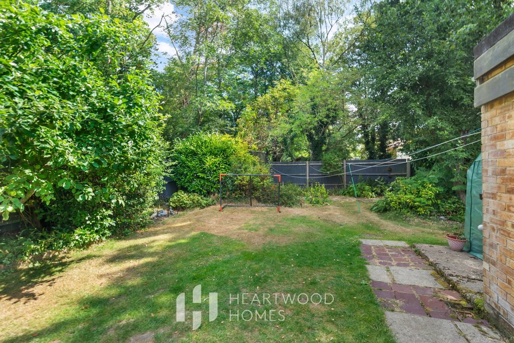 Property photo 2 of 20