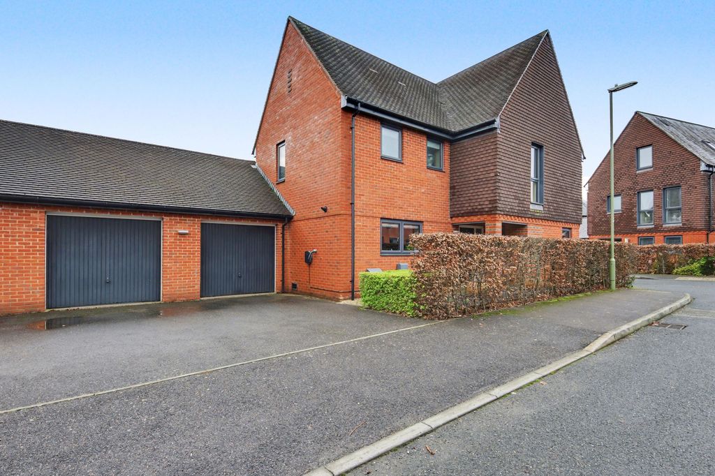 Property photo 1 of 22