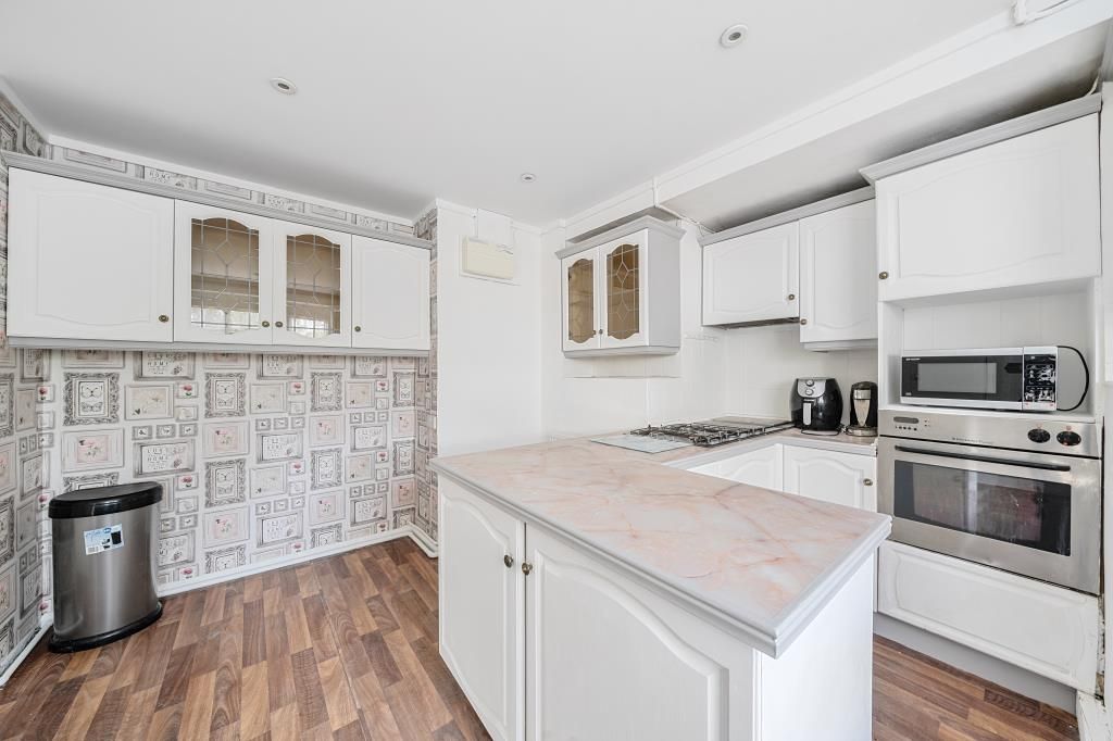 Property photo 3 of 22 Kitchen