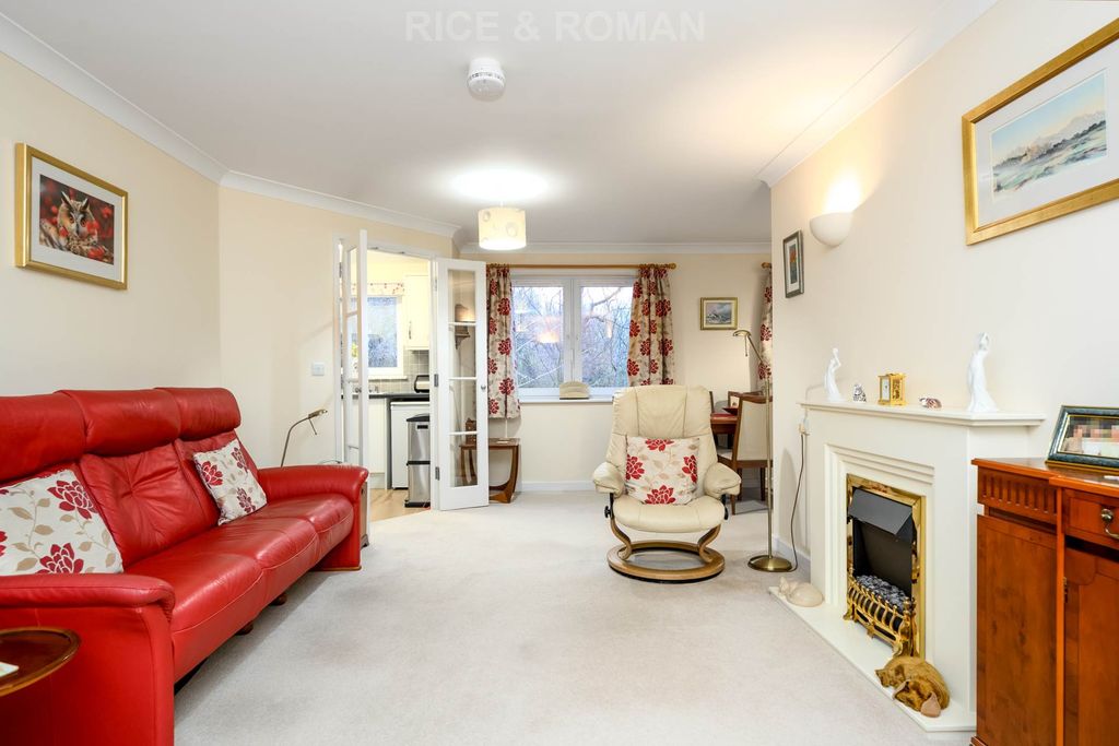 Property photo 2 of 12