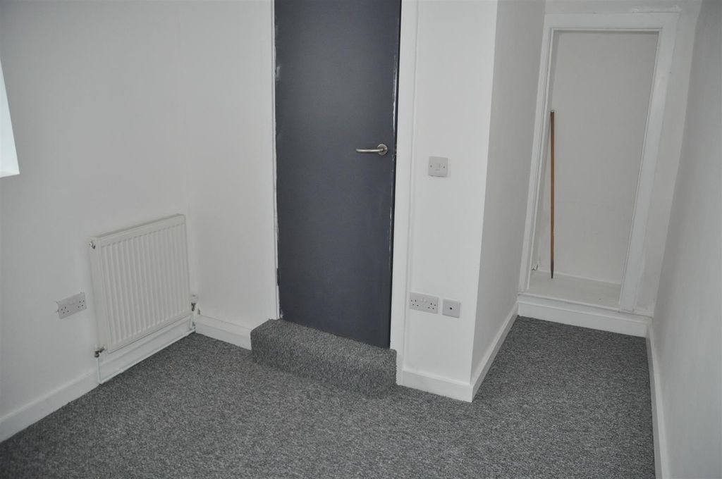 Property photo 3 of 7 Image