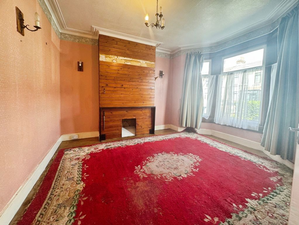 Property photo 2 of 17 Gallery