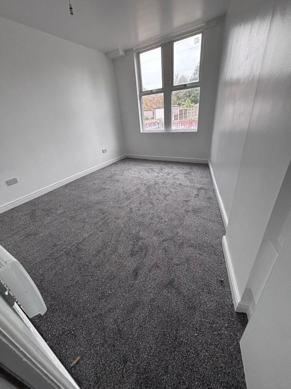 Property photo 3 of 7 Pic 2