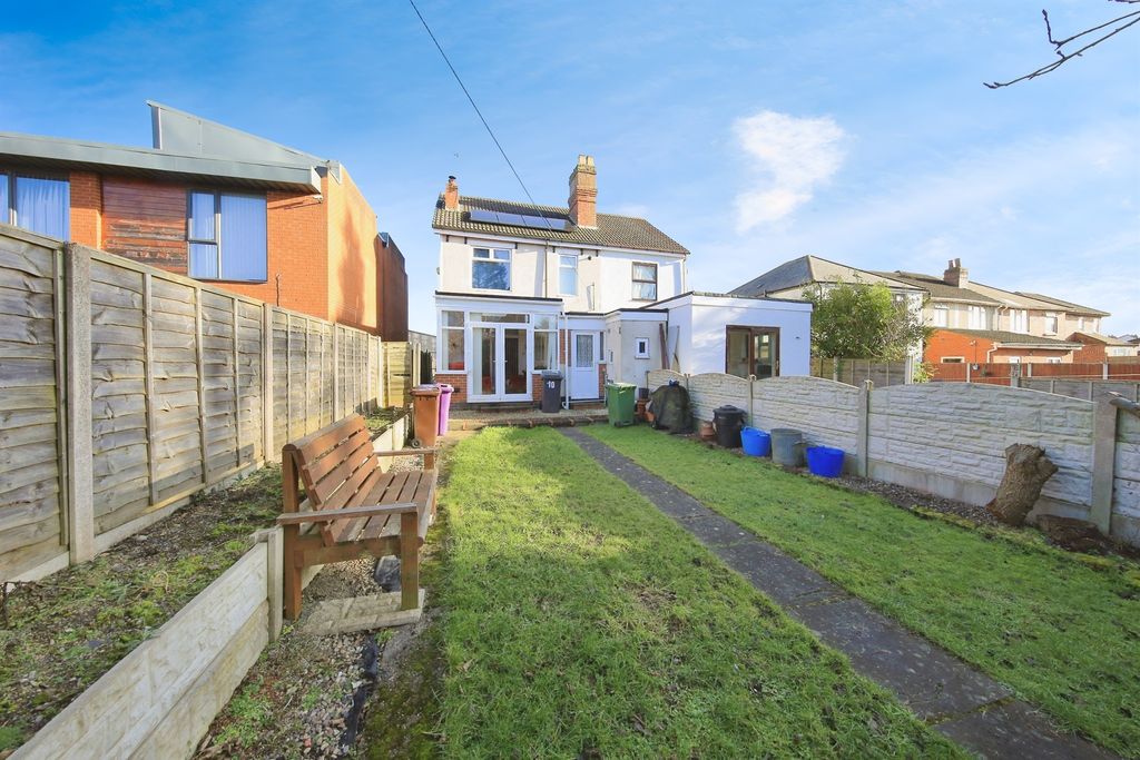 Property photo 2 of 13