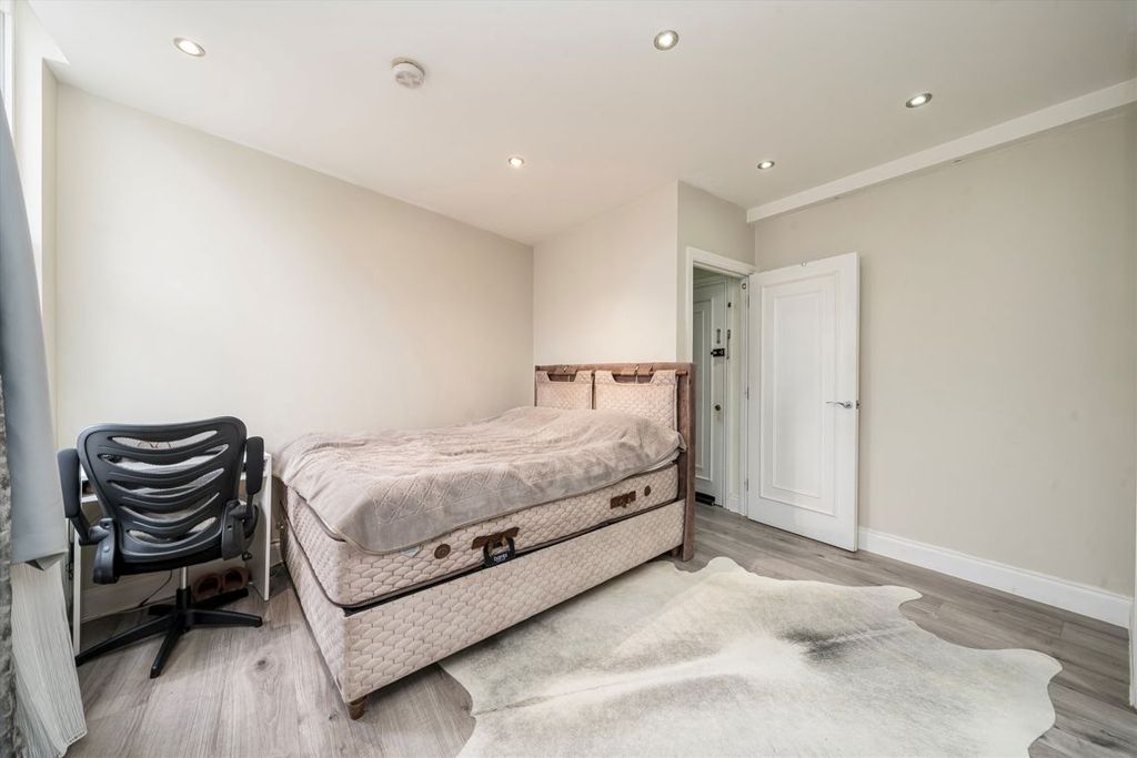 Property photo 2 of 4