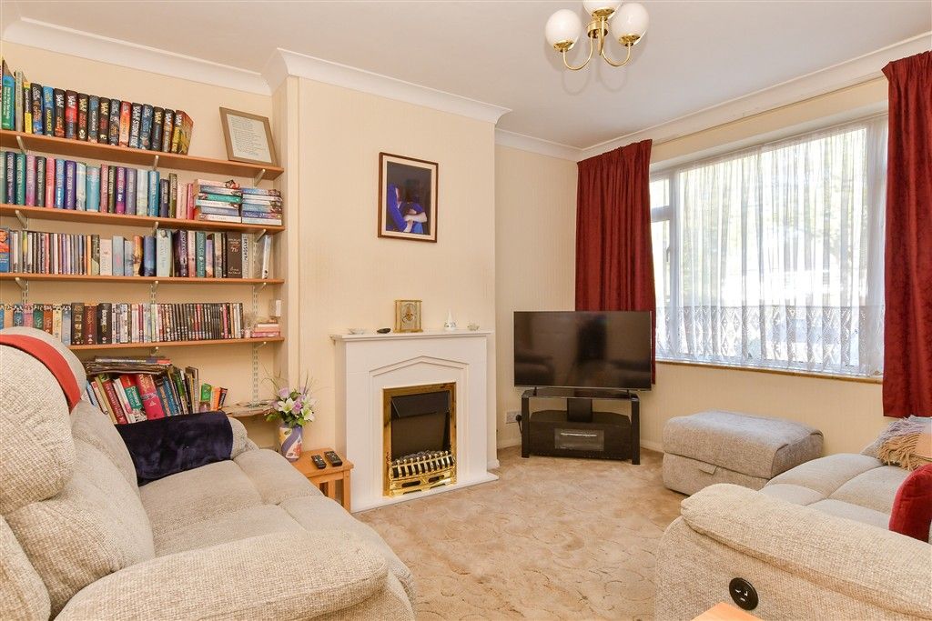 Property photo 2 of 10 Lounge