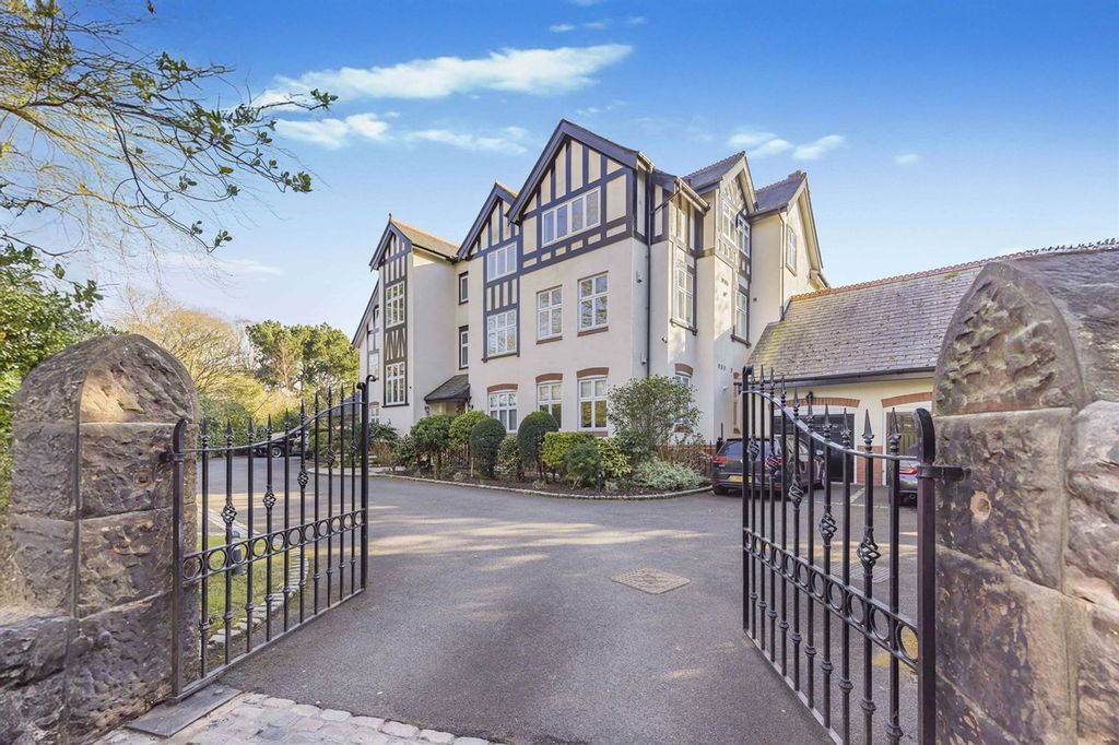 Property photo 1 of 14 (Main)