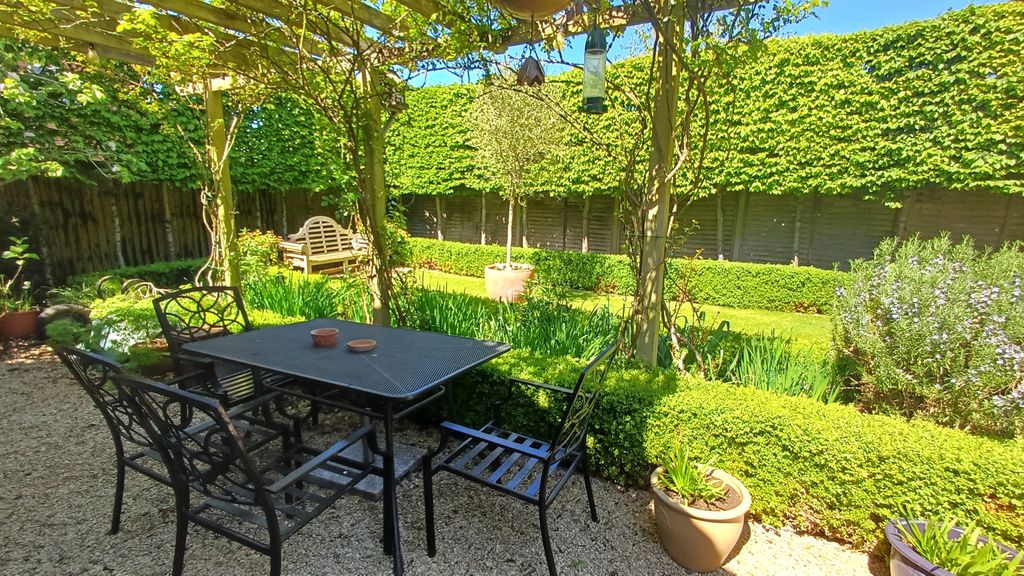 Property photo 3 of 27