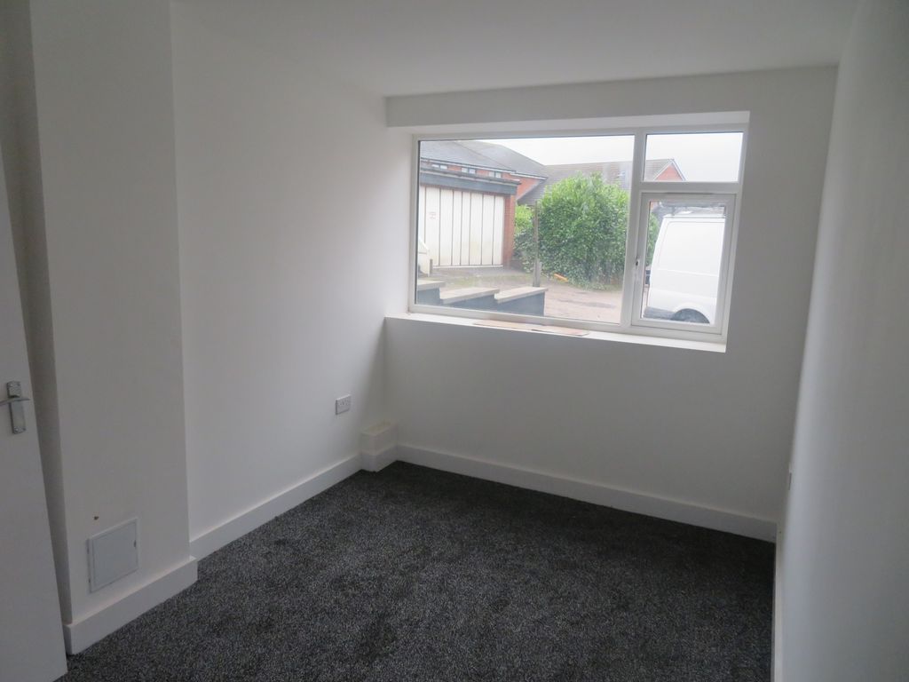Property photo 3 of 7 Bedroom 1