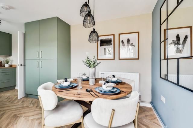 Property photo 3 of 11 Dining Area