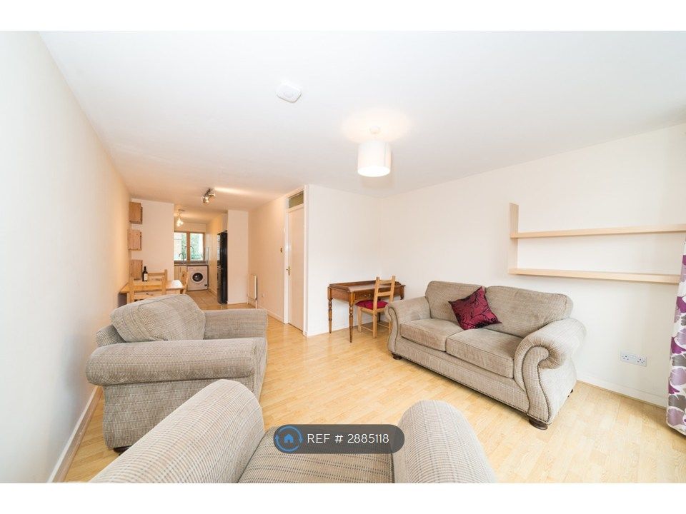 Property photo 1 of 11 Living Room (Towards Kitchen)