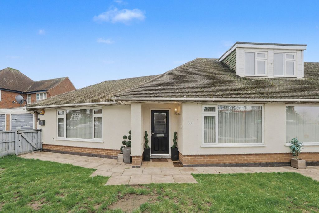 Property photo 2 of 16 358 Musters Road, West Bridgford, Nottingham, Ng2 7Da