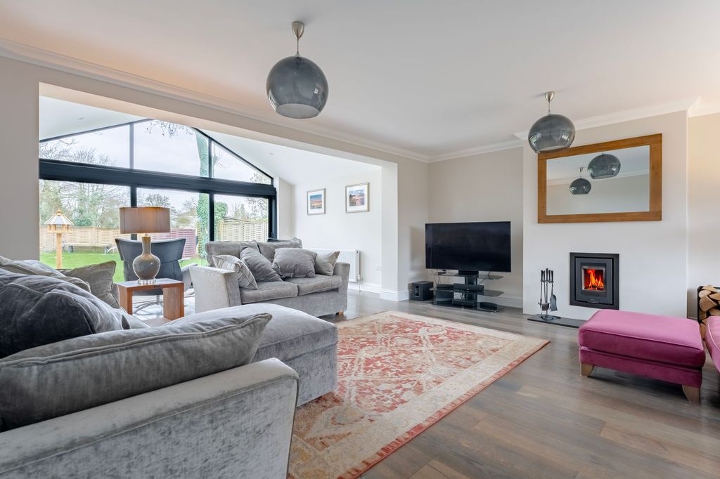 Property photo 3 of 24