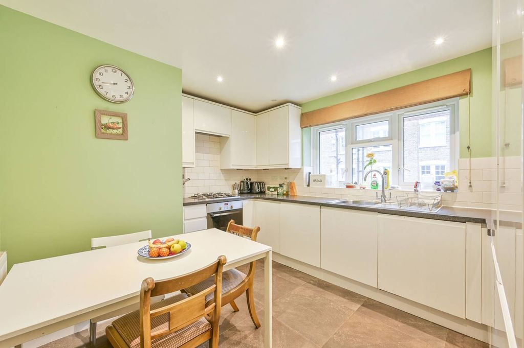 Property photo 3 of 9