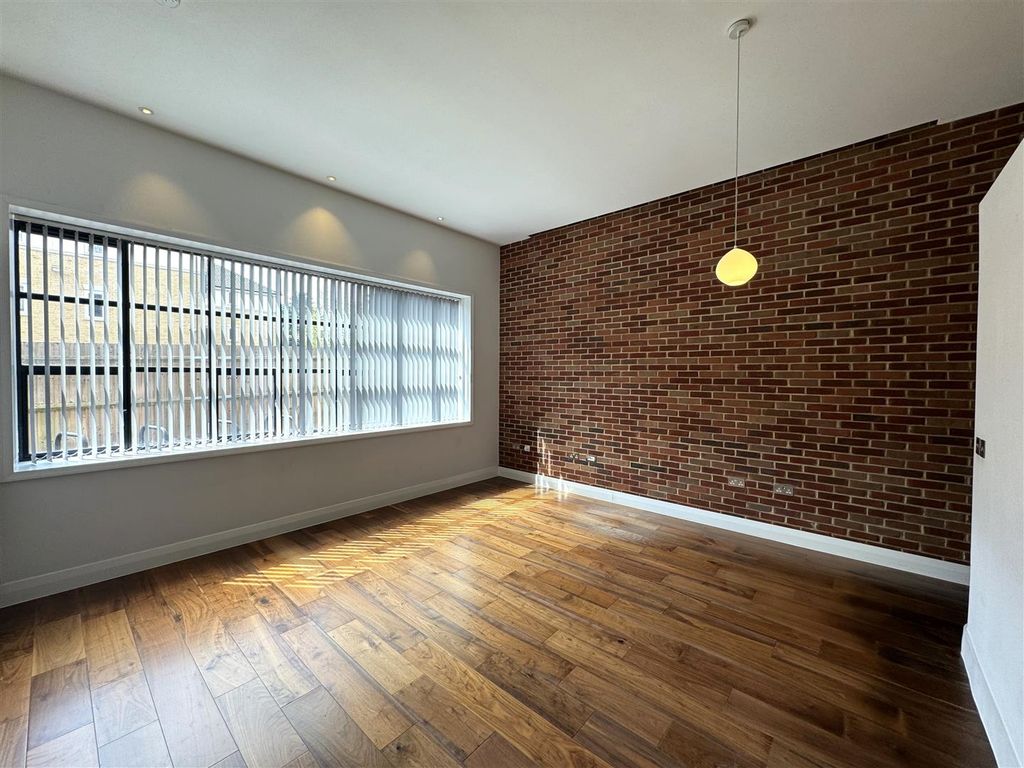 Property photo 3 of 6 Recep.Jpeg