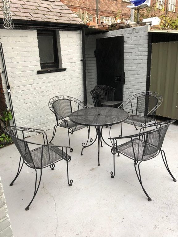 Property photo 1 of 19 Smokeshed.Jpg