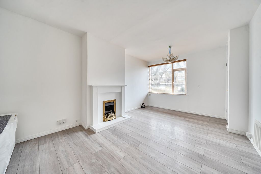 Property photo 1 of 20 Reception