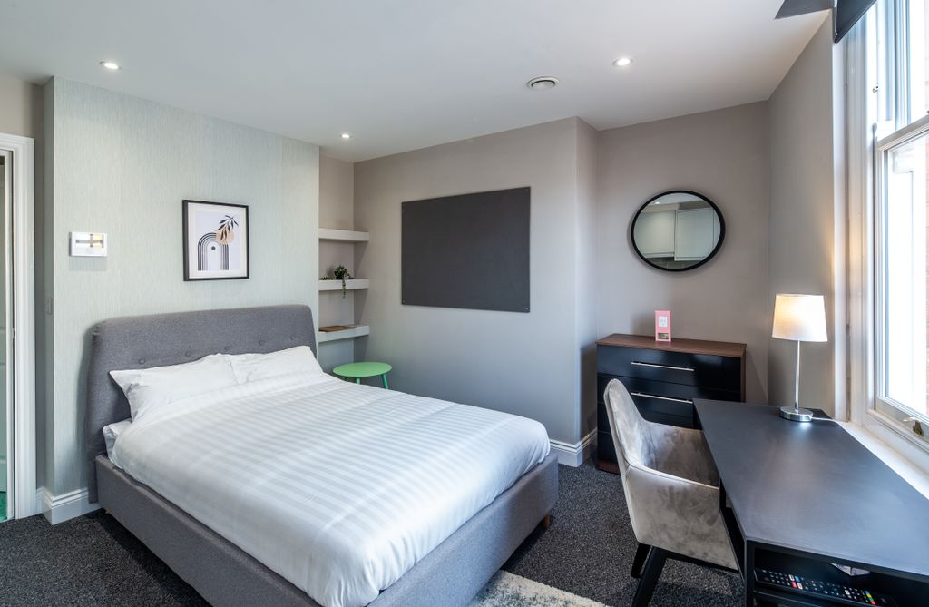 Property photo 3 of 9 Canning Place B211-002