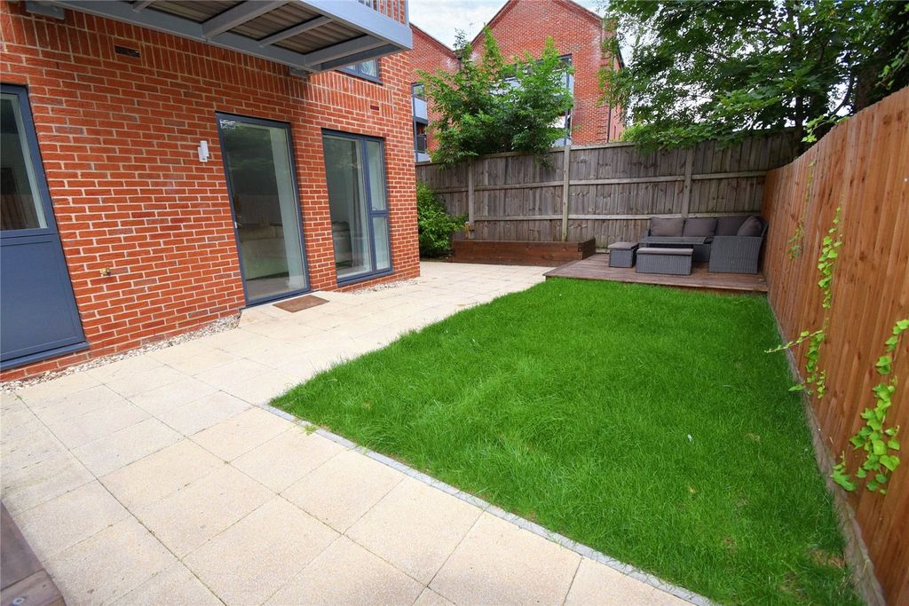 Property photo 2 of 13 Picture No. 05