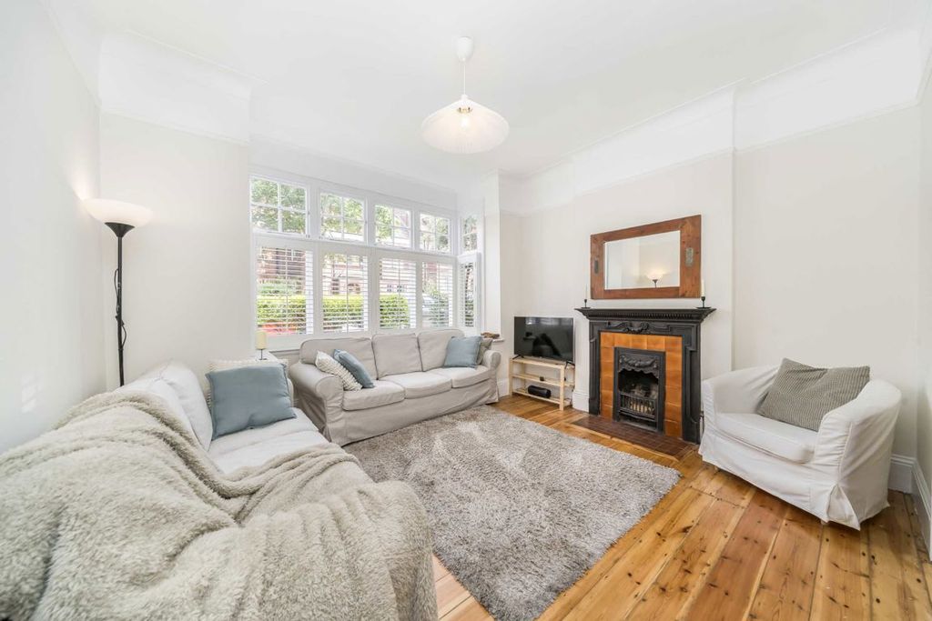 Property photo 2 of 6