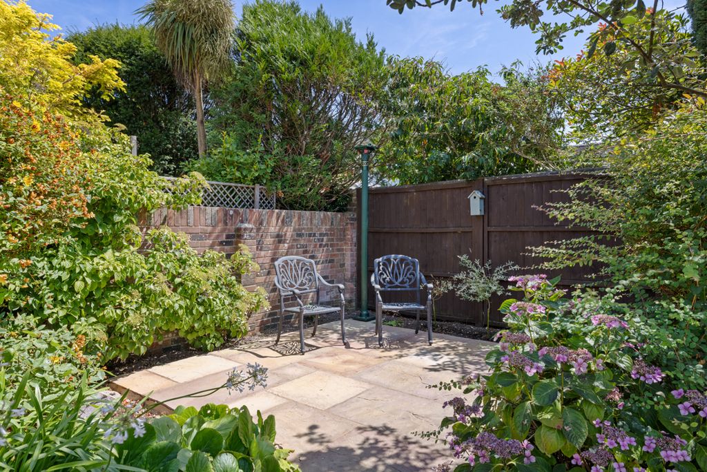 Property photo 3 of 21