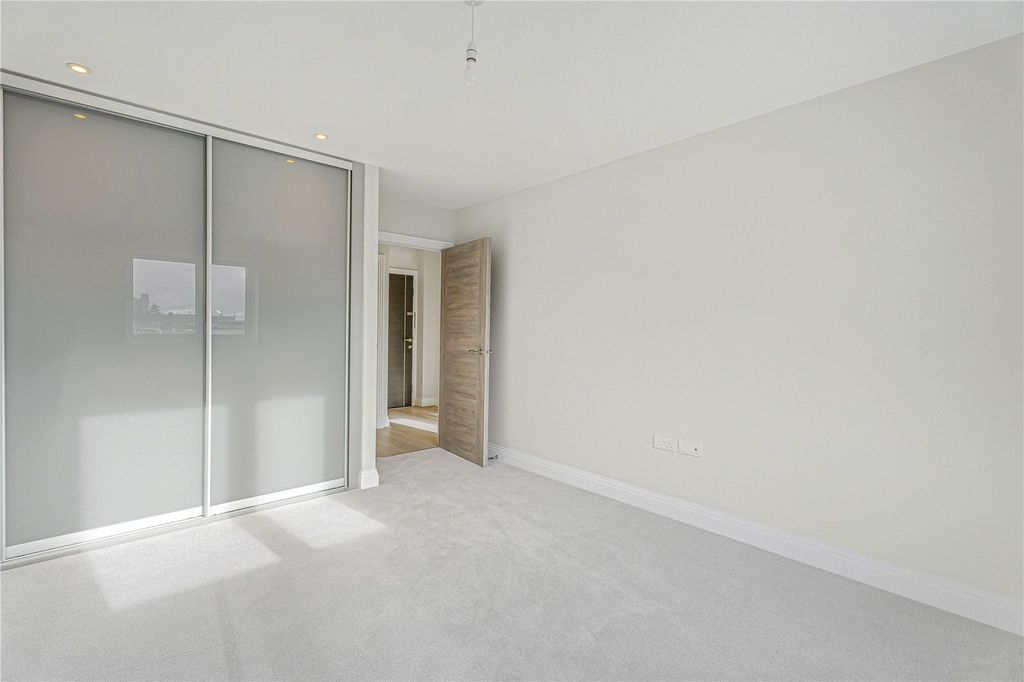 Property photo 3 of 5 Picture No. 20