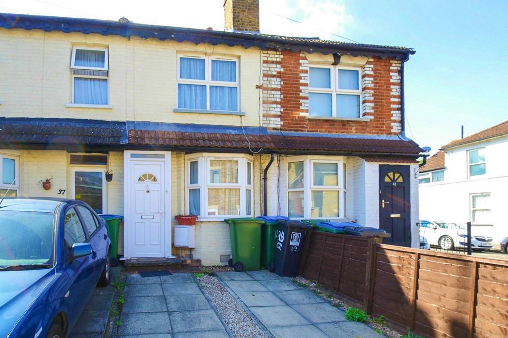 Property photo 2 of 8
