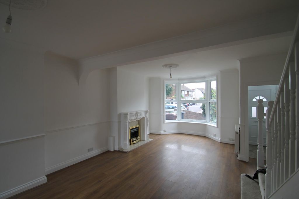 Property photo 3 of 12 Living Room