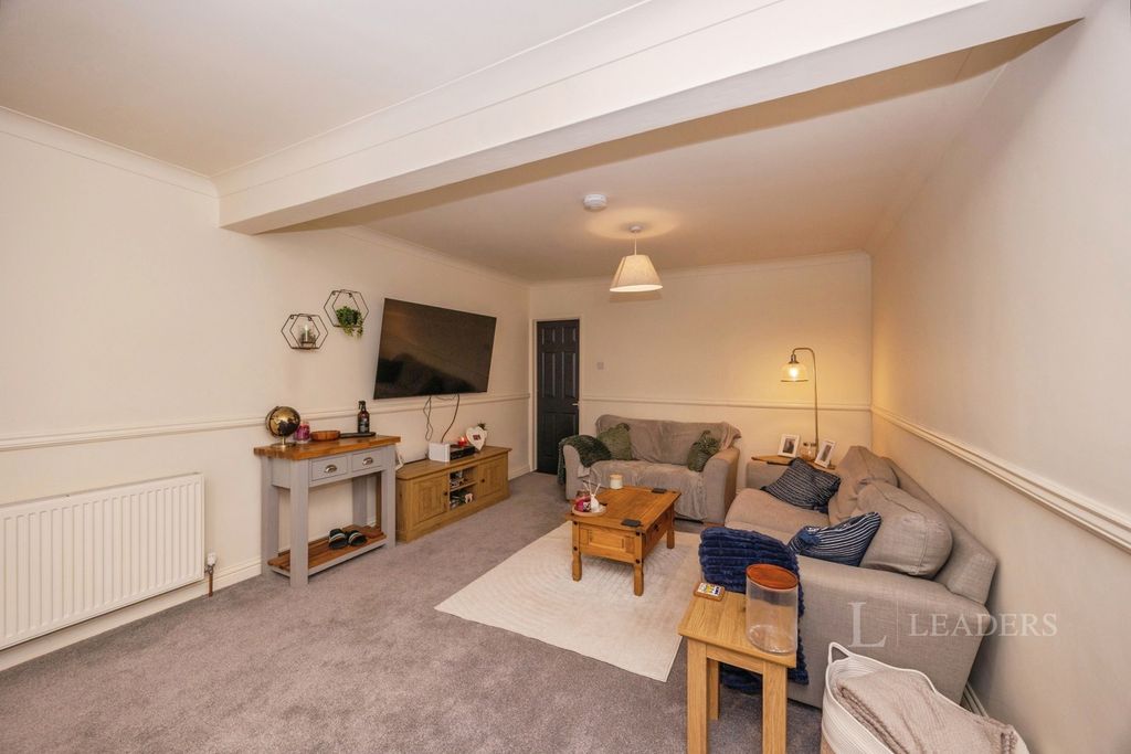 Property photo 3 of 16 Pbox-Img.Jpg