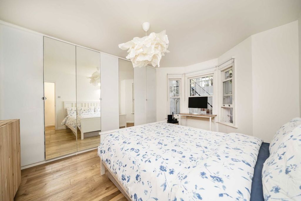 Property photo 3 of 6