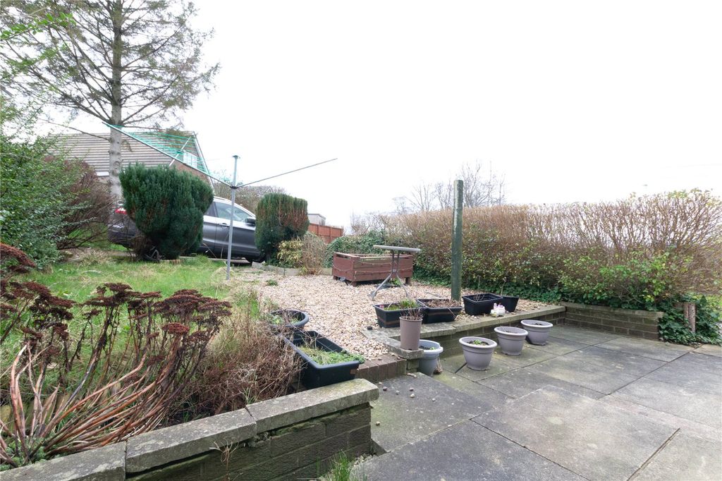 Property photo 2 of 15 Garden