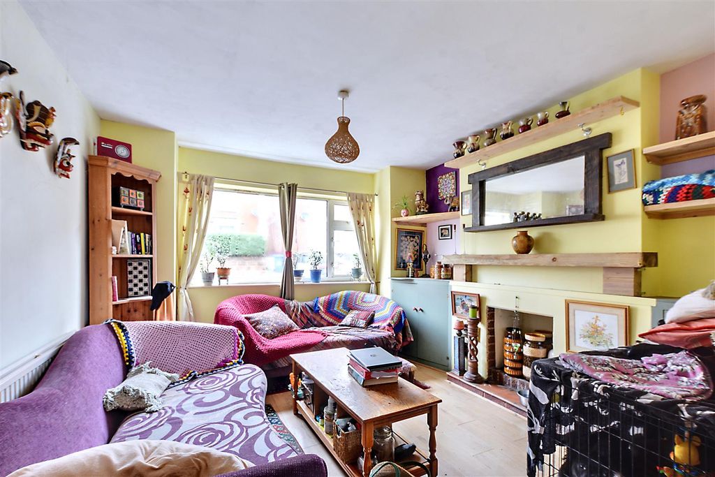 Property photo 2 of 18 Lounge.Jpeg