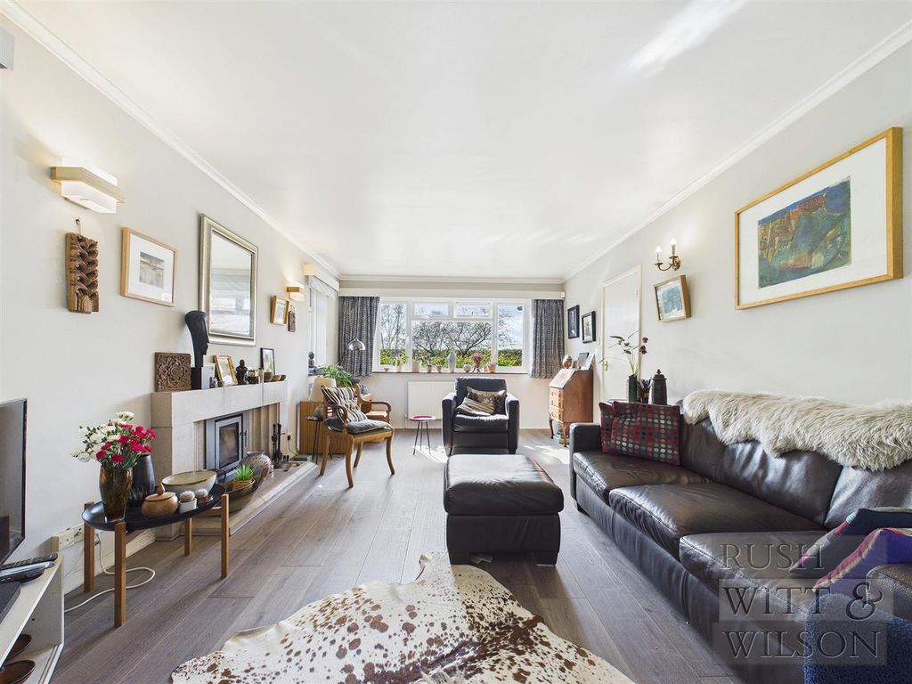 Property photo 3 of 31