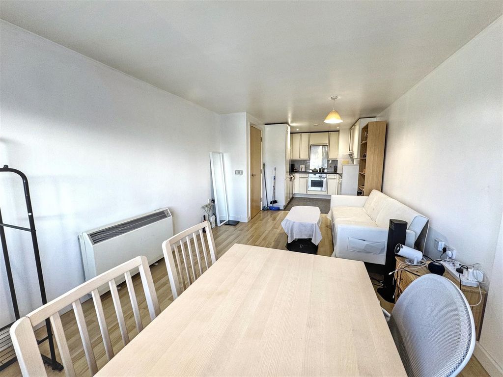 Property photo 3 of 8