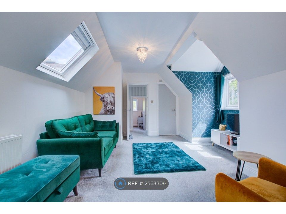 Property photo 1 of 16 Lounge