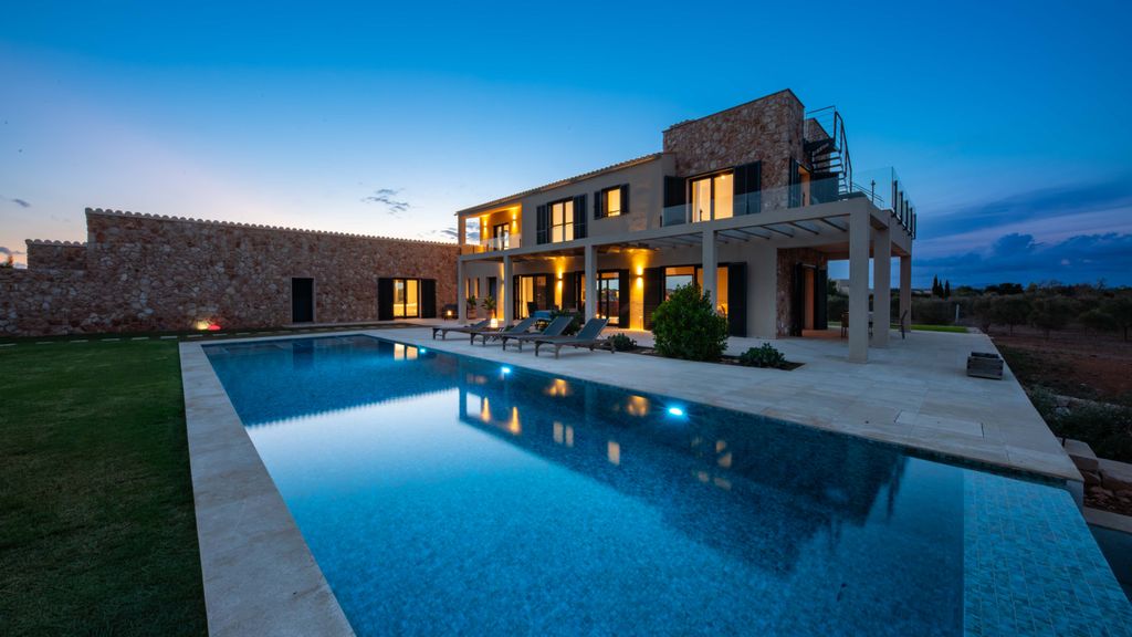 Property photo 3 of 33 80921 Small-29.Jpg