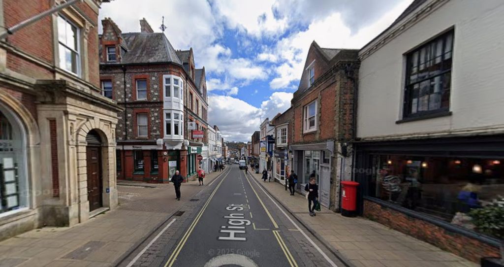 Property photo 1 of 1 High St, Winchester .Png